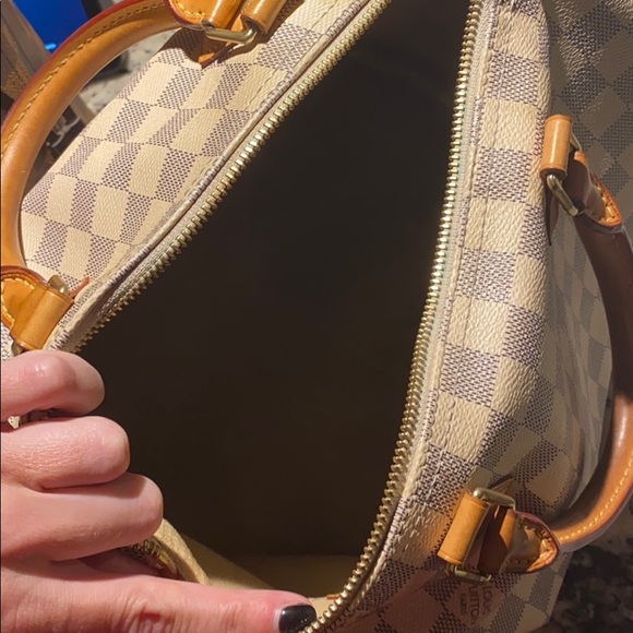 Louis Vuitton purse - Picture 5 of 8